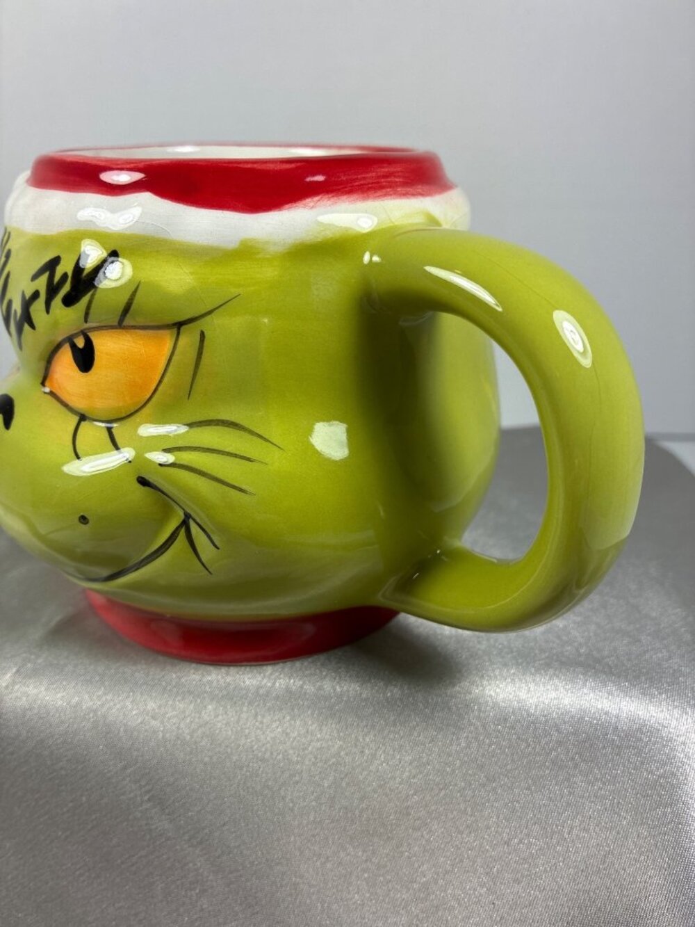 2024 Dr. Seuss The Grinch Sculpted Christmas Mug Santa Hat 14 oz Ceramic Cup - Picture 9 of 11